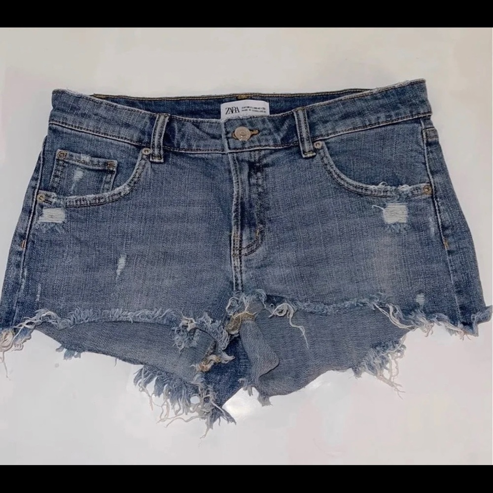ZARA Jean Shorts 
Size USA 06 EUR 38 MEX 28 

NWOT
